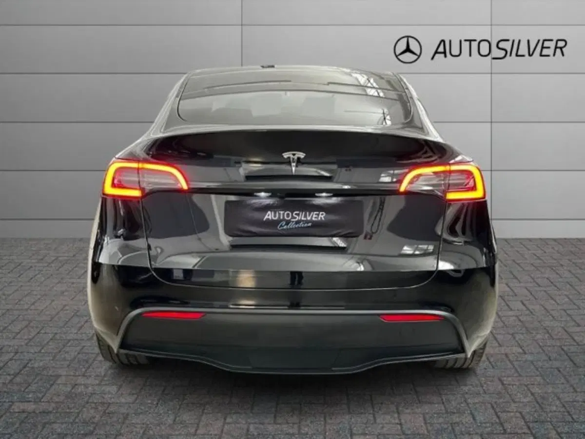 Tesla Model Y usata a Verona (4)
