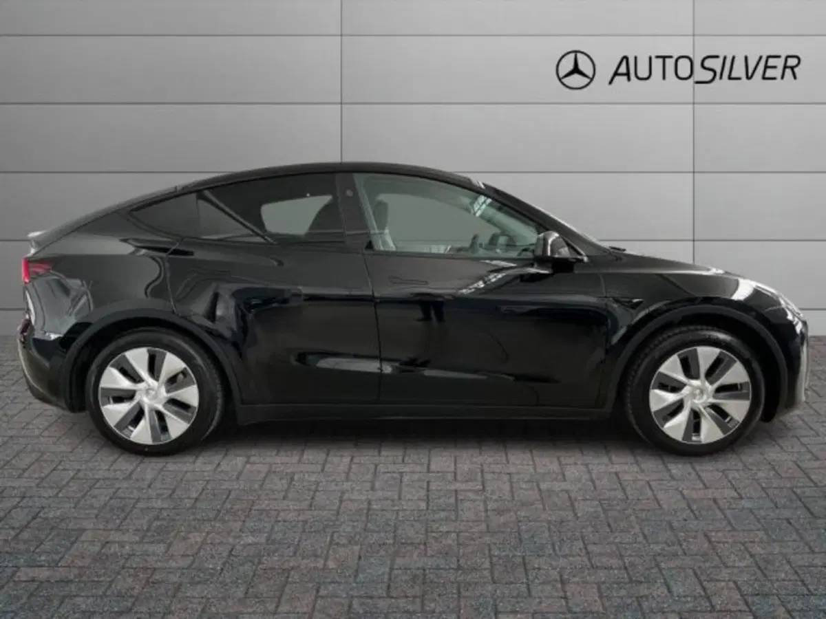 Tesla Model Y usata a Verona (5)