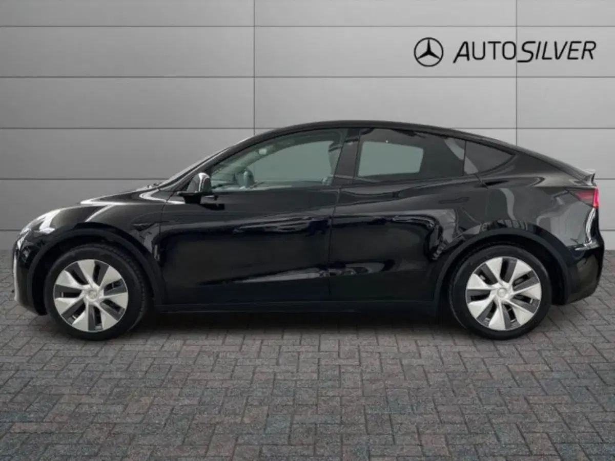Tesla Model Y usata a Verona (6)