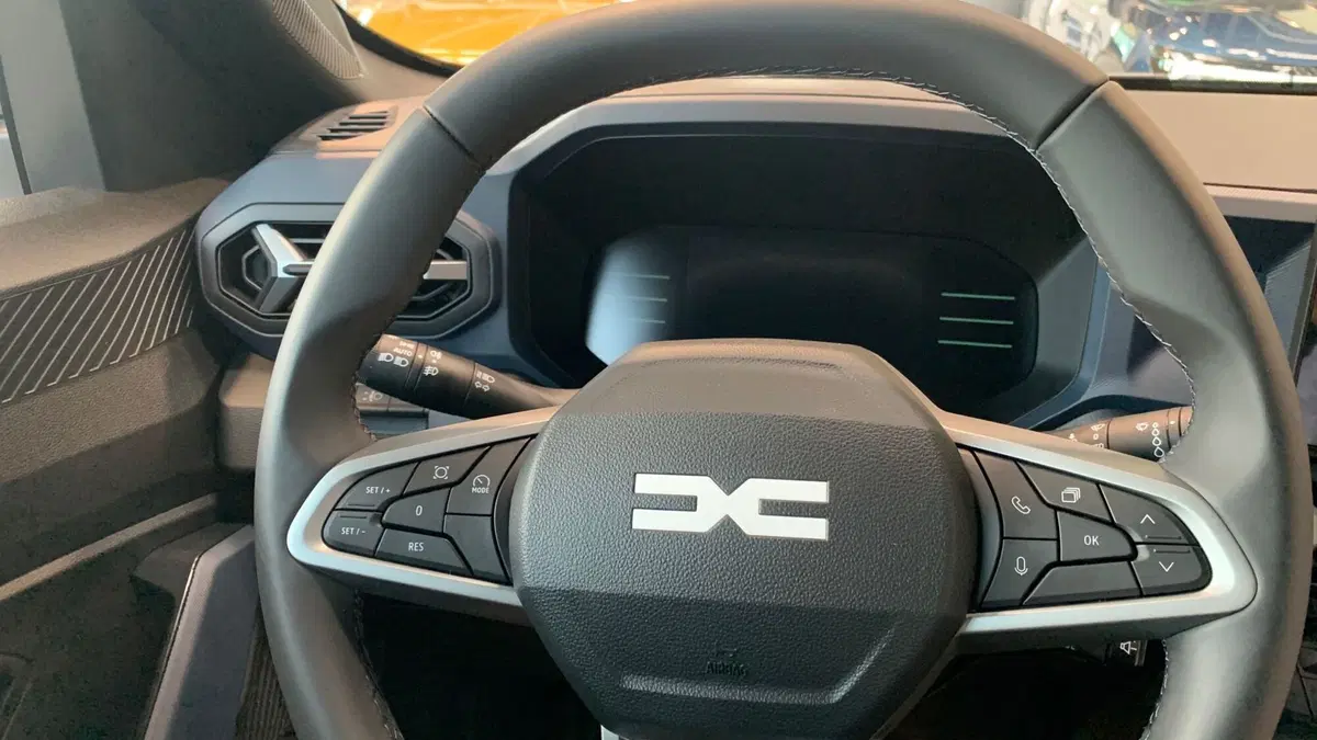 Dacia Bigster nuova a Padova (9)