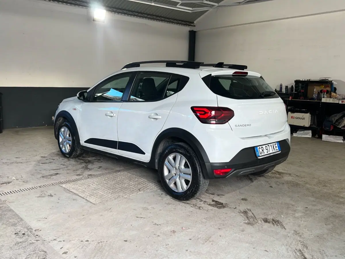 Dacia Sandero usata a Roma (3)