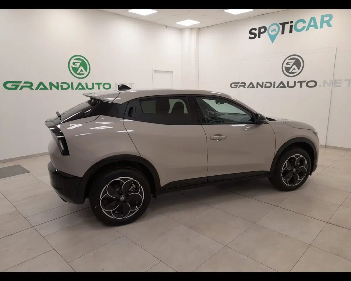 Alfa Romeo Junior nuova a Imperia (5)