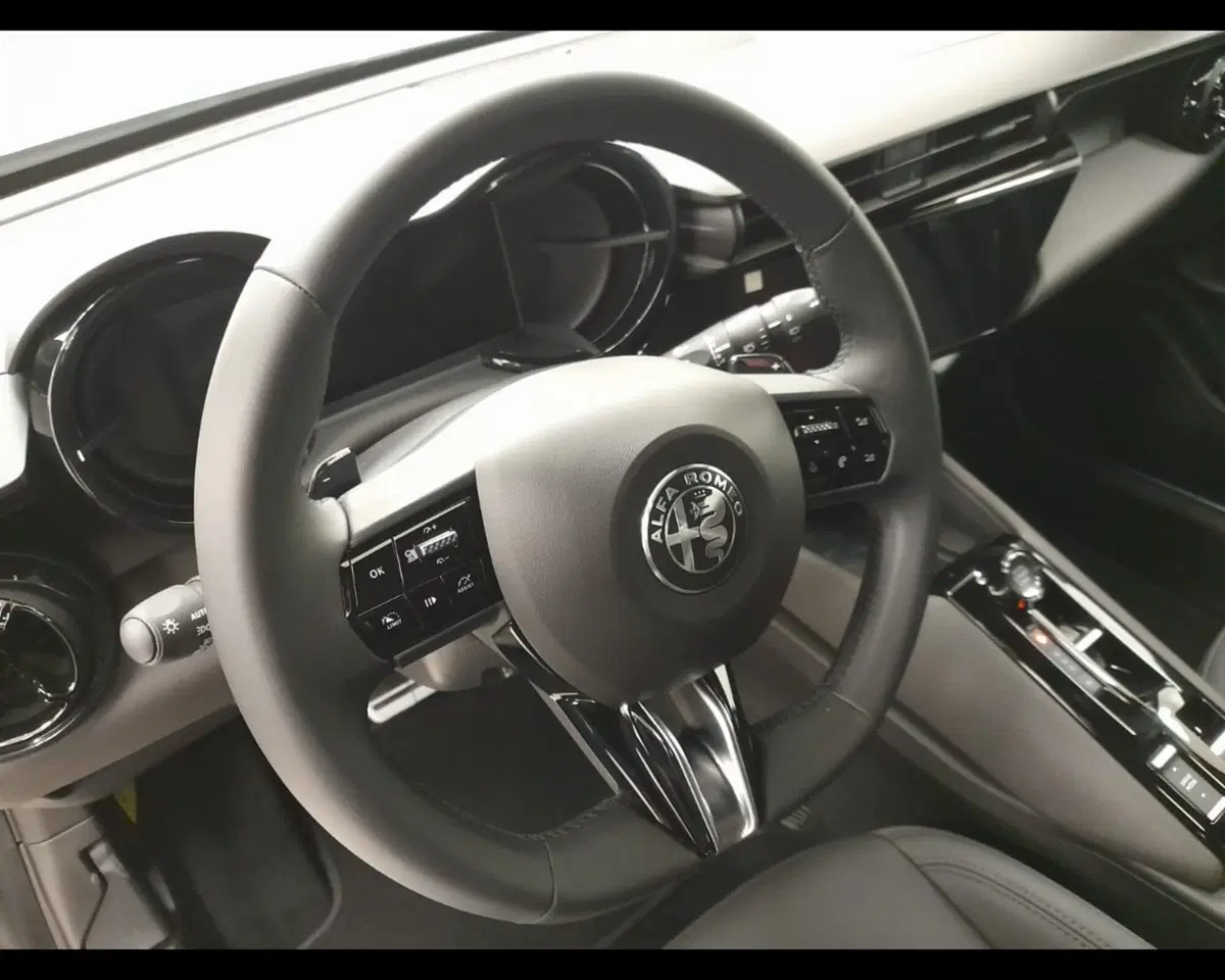 Alfa Romeo Junior nuova a Imperia (8)