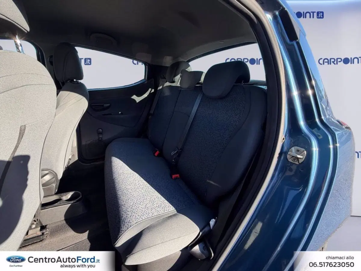 Lancia Ypsilon usata a Roma (13)