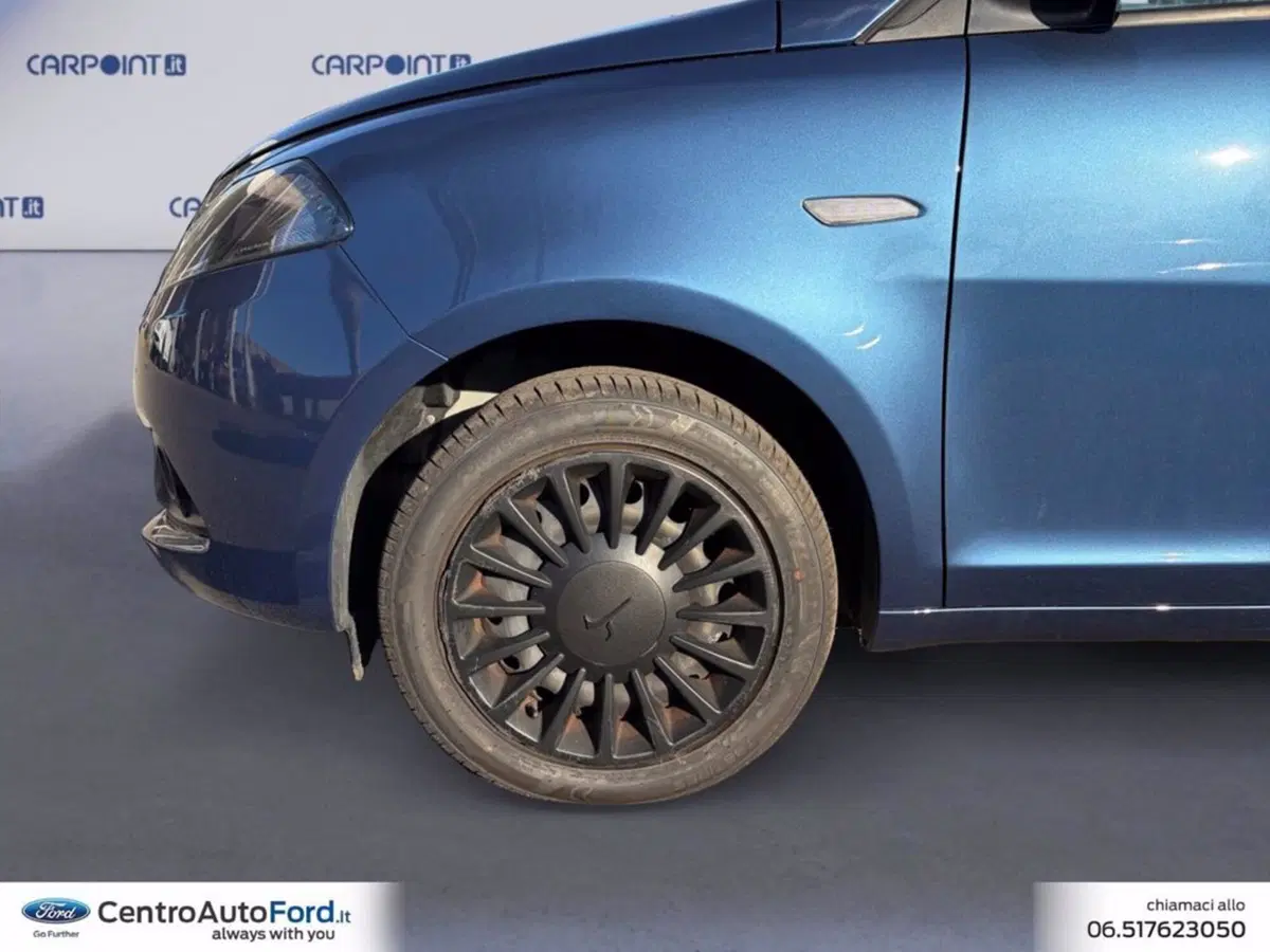 Lancia Ypsilon usata a Roma (14)