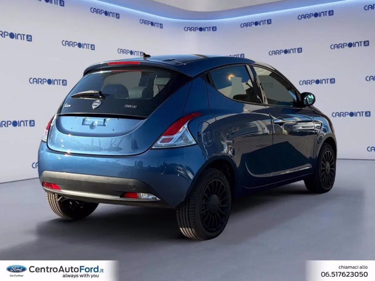 Lancia Ypsilon usata a Roma (5)