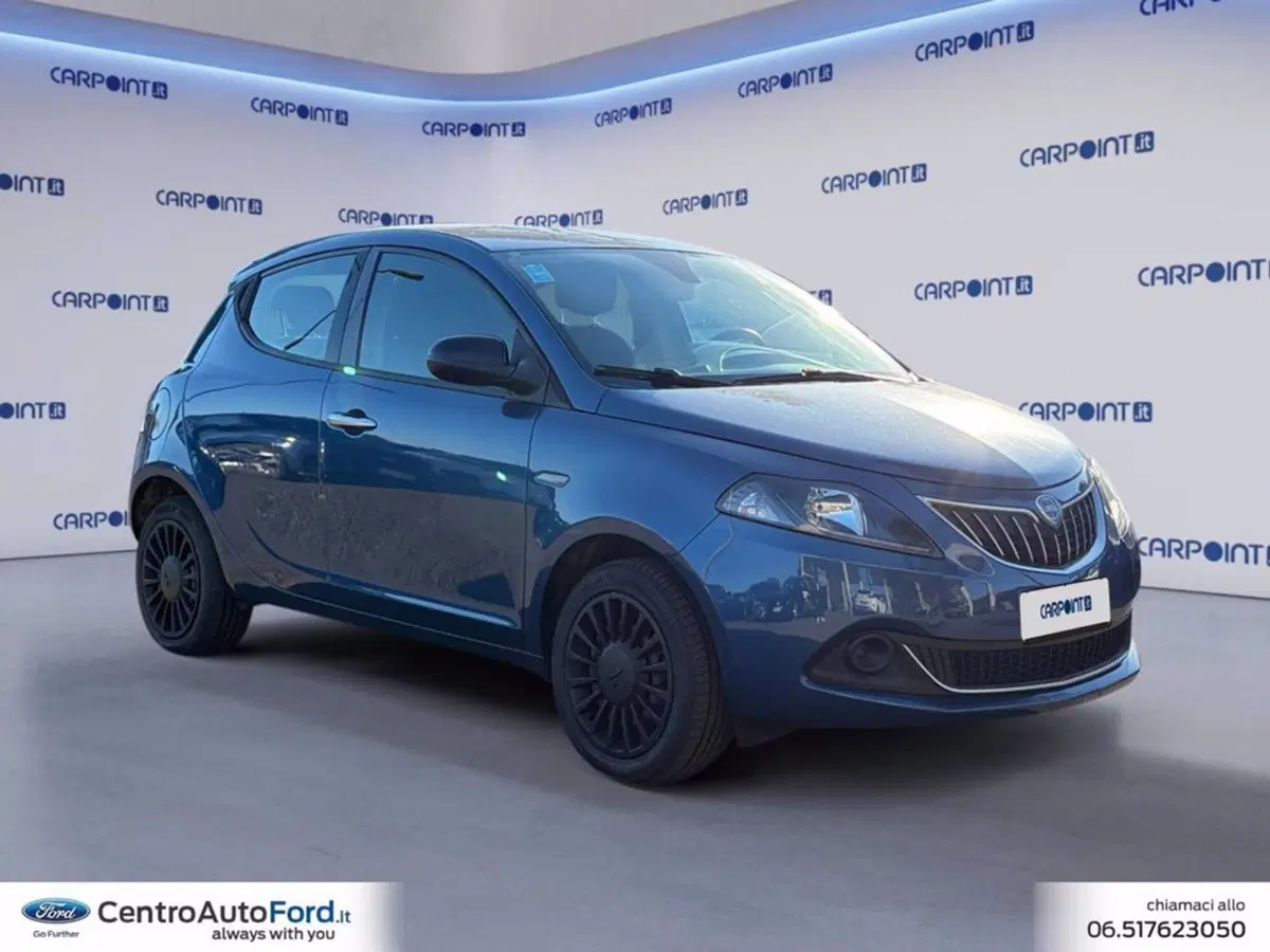 Lancia Ypsilon usata a Roma (7)