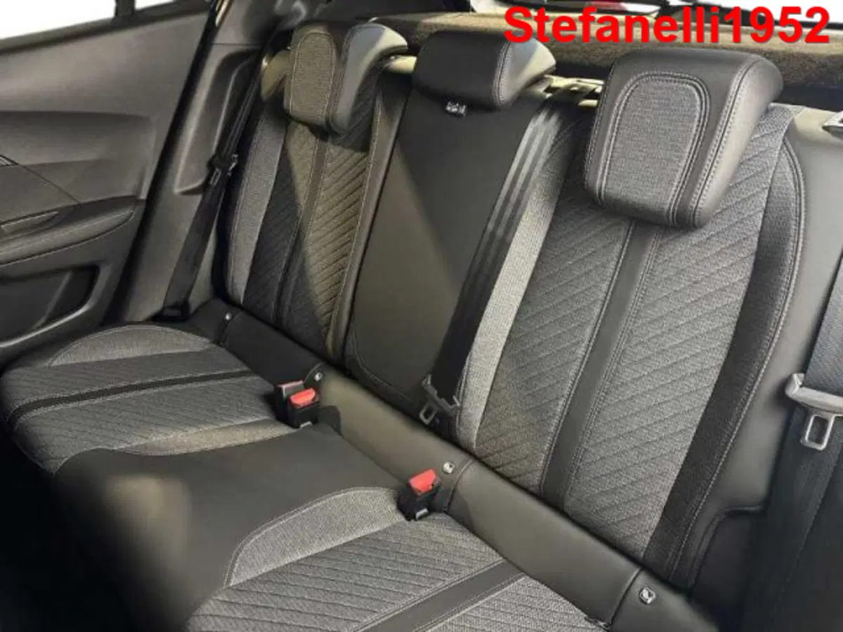 Peugeot 2008 nuova a Bologna (9)