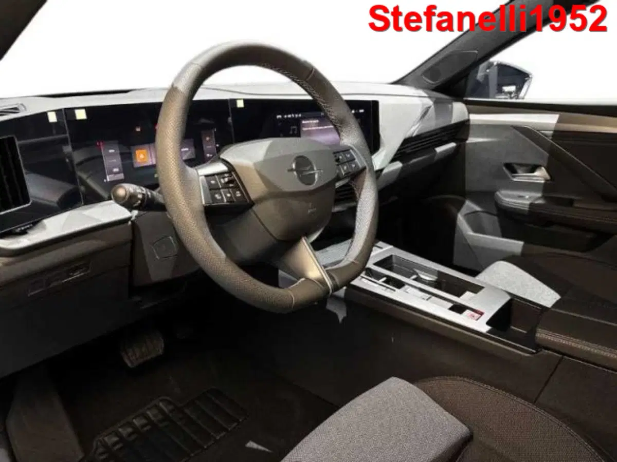 Opel Astra nuova a Bologna (11)