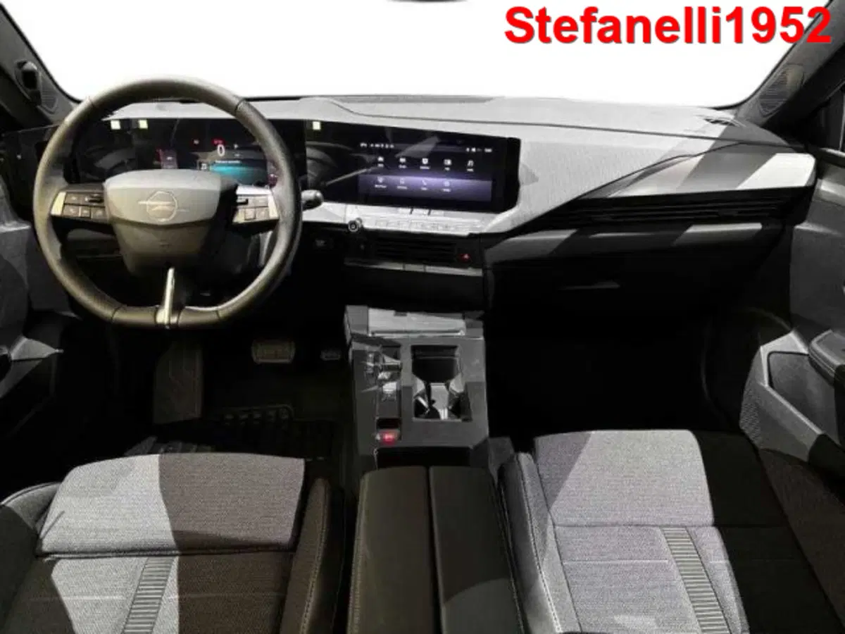 Opel Astra nuova a Bologna (13)