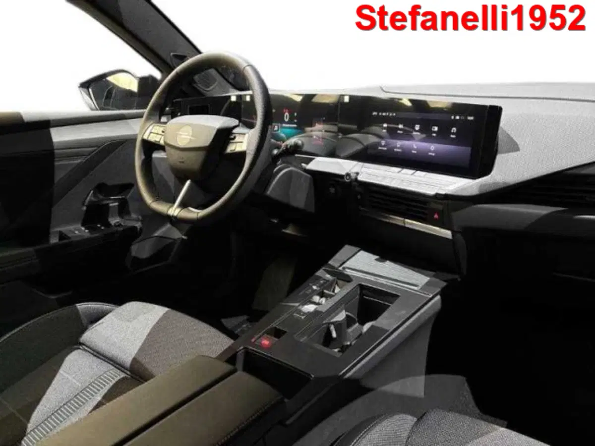 Opel Astra nuova a Bologna (15)