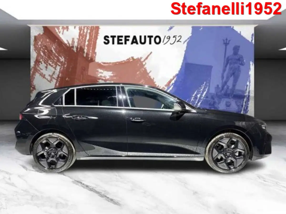 Opel Astra nuova a Bologna (2)