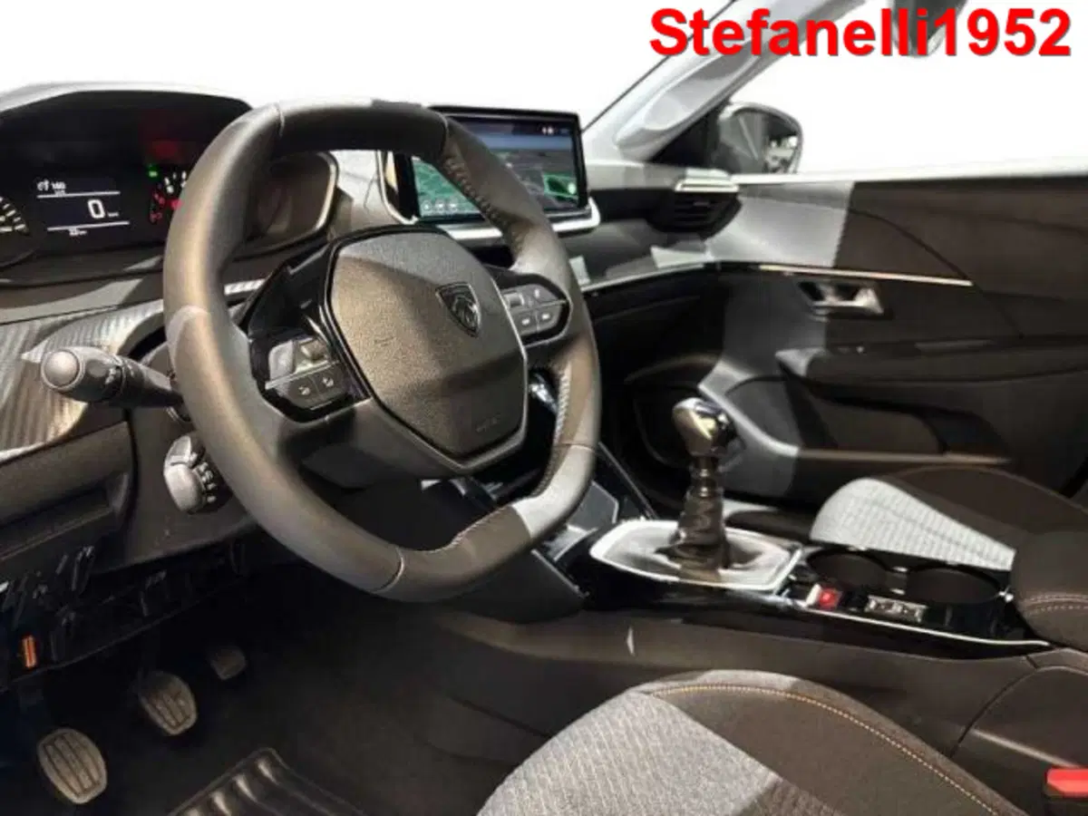 Peugeot 208 nuova a Bologna (11)