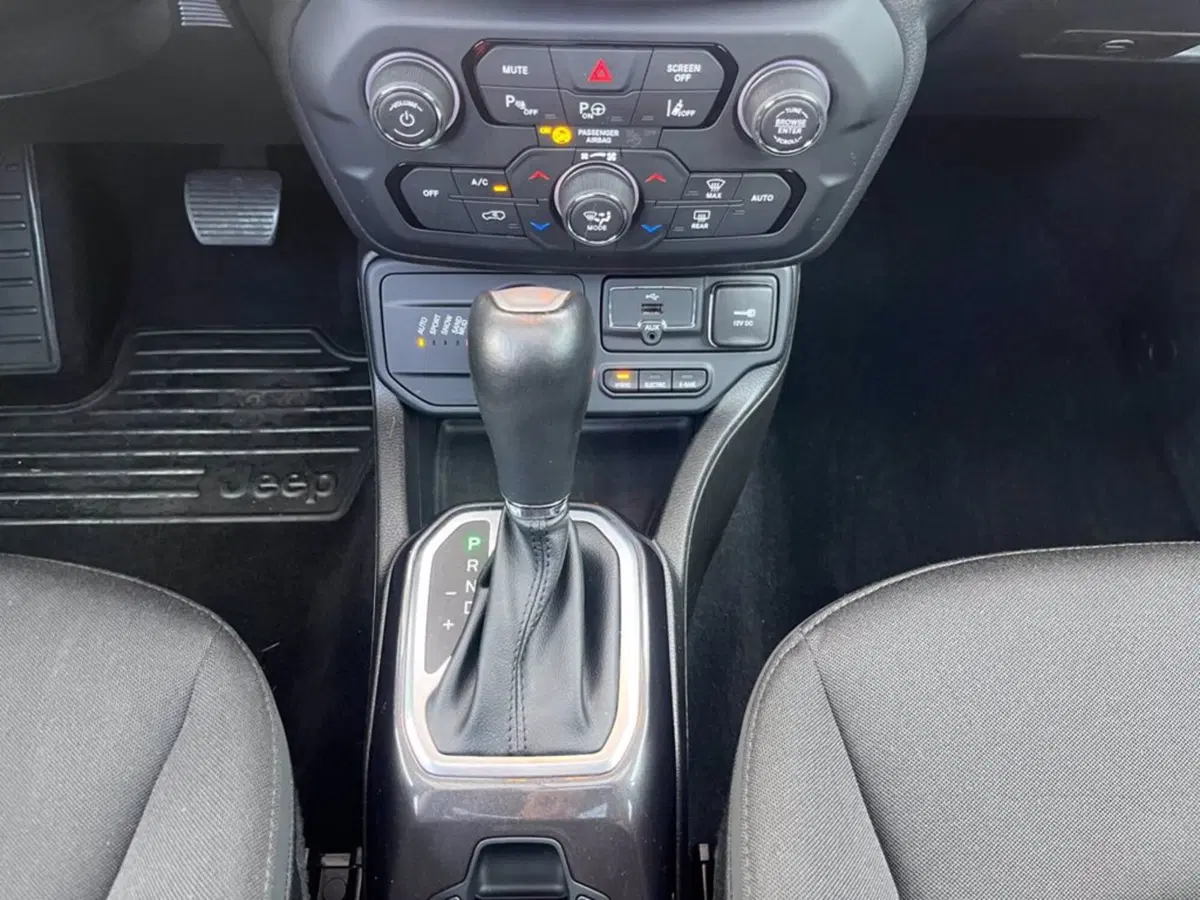 Jeep Renegade usata a Milano (16)