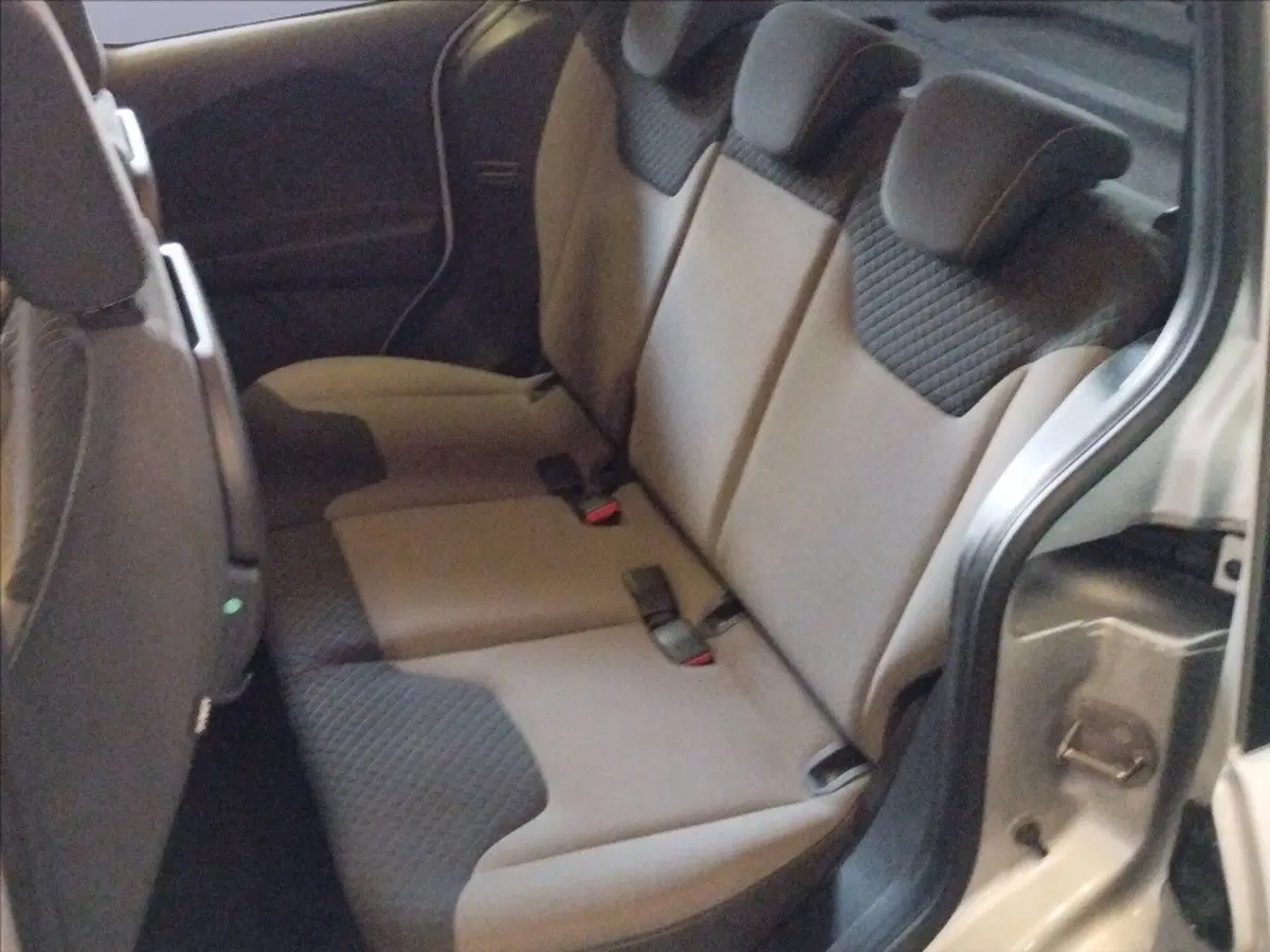 Ford Tourneo Courier usata a Milano (11)