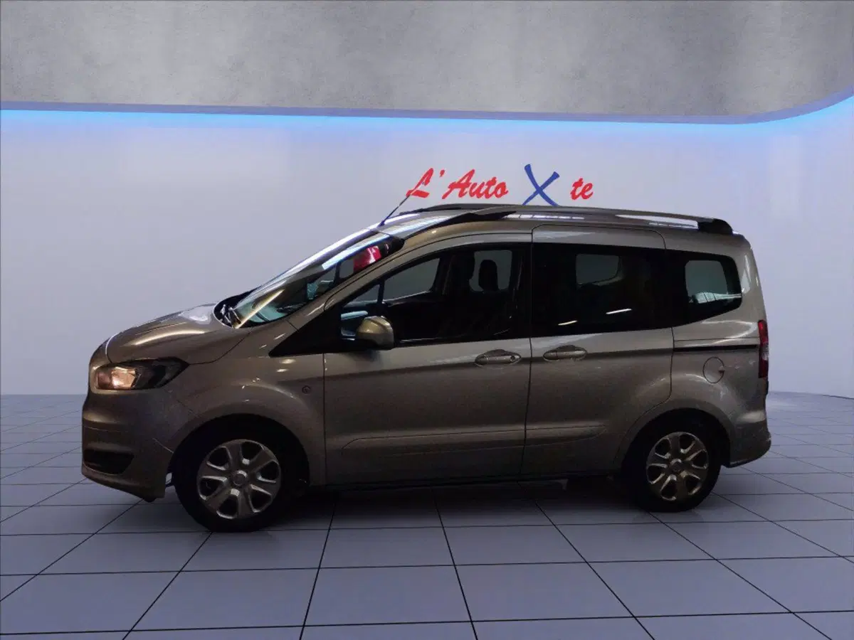 Ford Tourneo Courier usata a Milano (3)