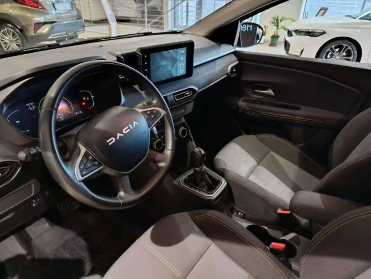 Dacia Jogger usata a Savona (13)
