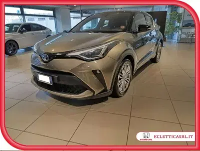 Toyota Toyota C-HR 2.0 phev Lounge fwd e-cvt del 2021 usata a Savona