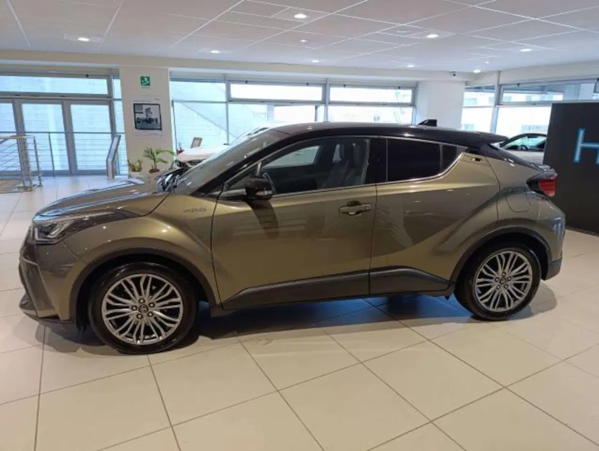 Toyota Toyota C-HR usata a Savona (2)