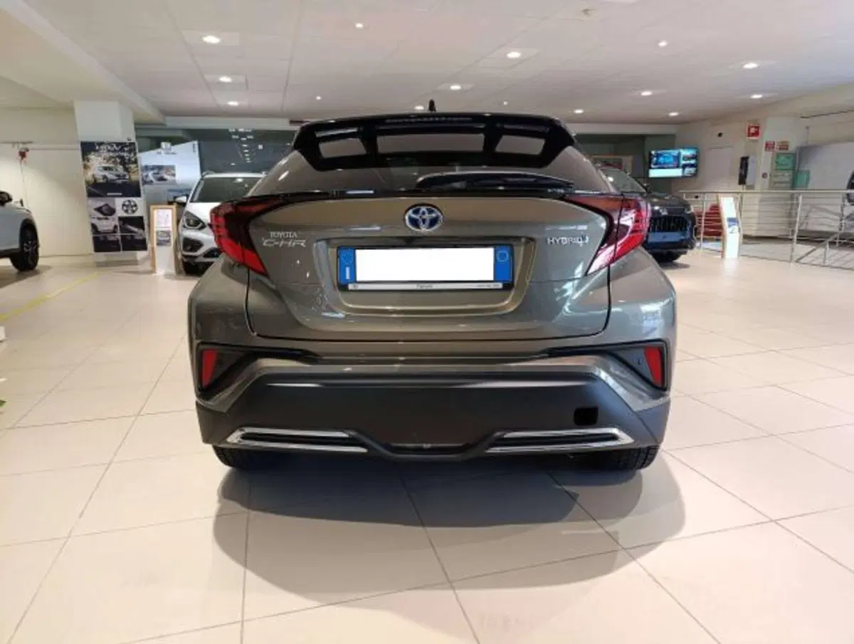 Toyota Toyota C-HR usata a Savona (4)
