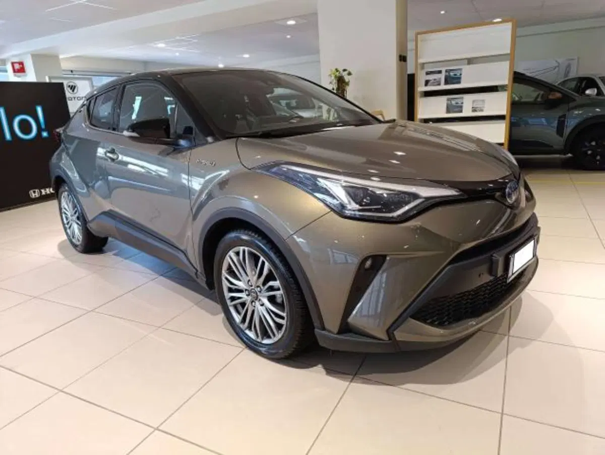 Toyota Toyota C-HR usata a Savona (7)