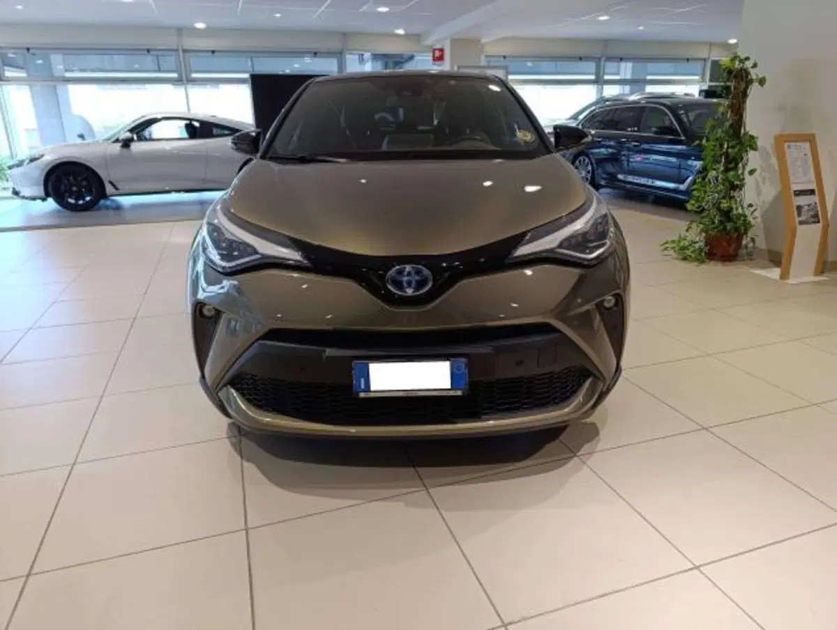 Toyota Toyota C-HR usata a Savona (8)