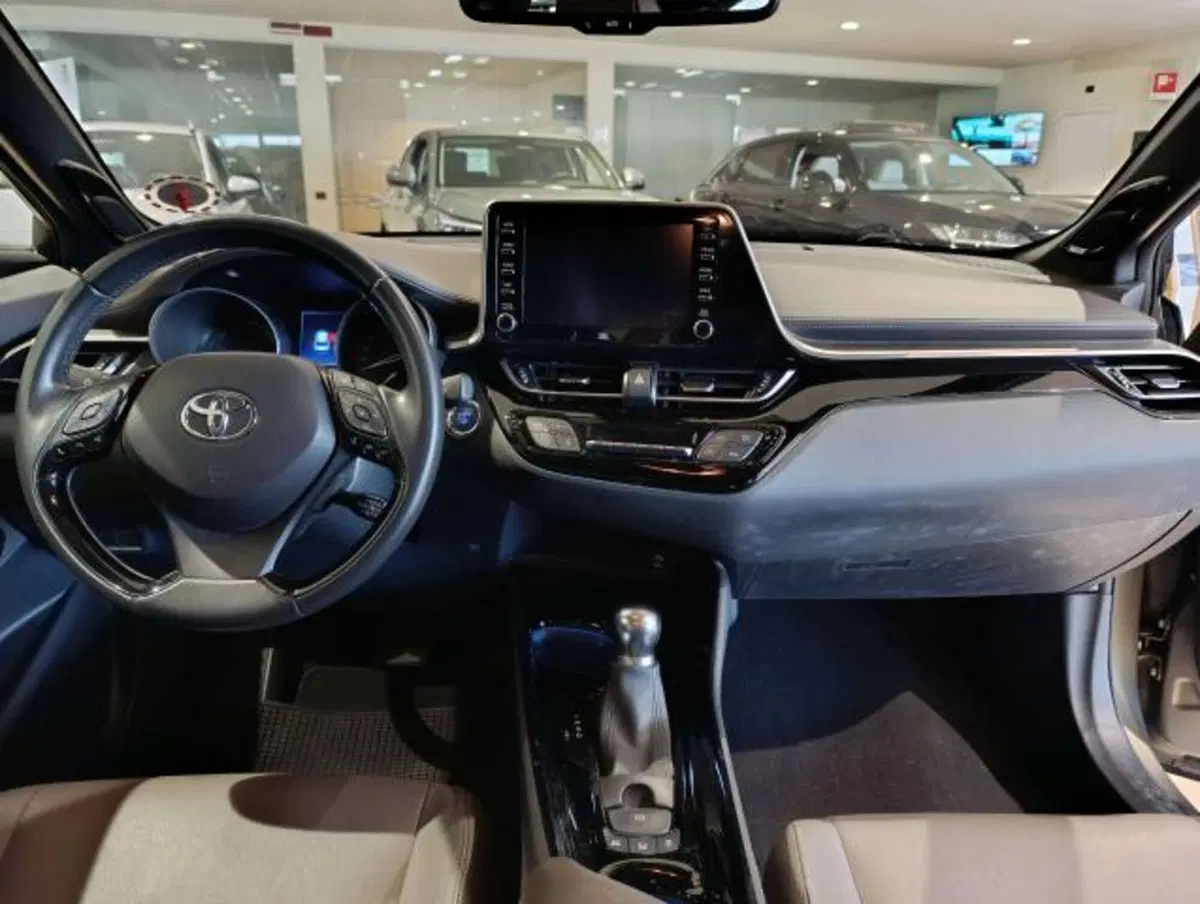 Toyota Toyota C-HR usata a Savona (9)