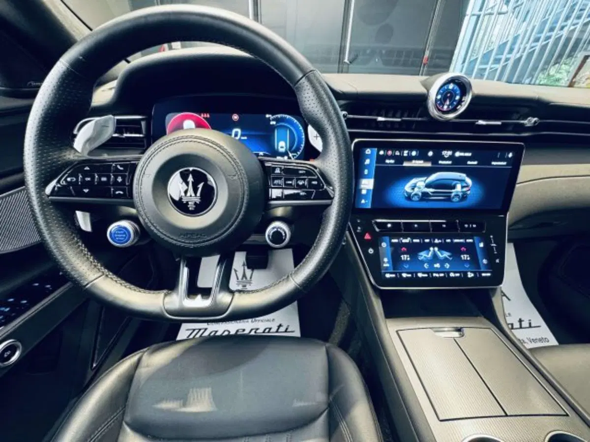 Maserati Grecale usata a Torino (13)