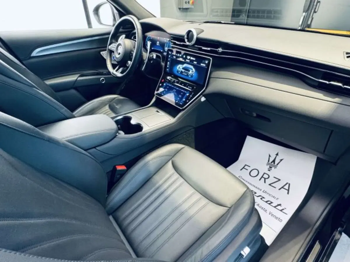 Maserati Grecale usata a Torino (14)