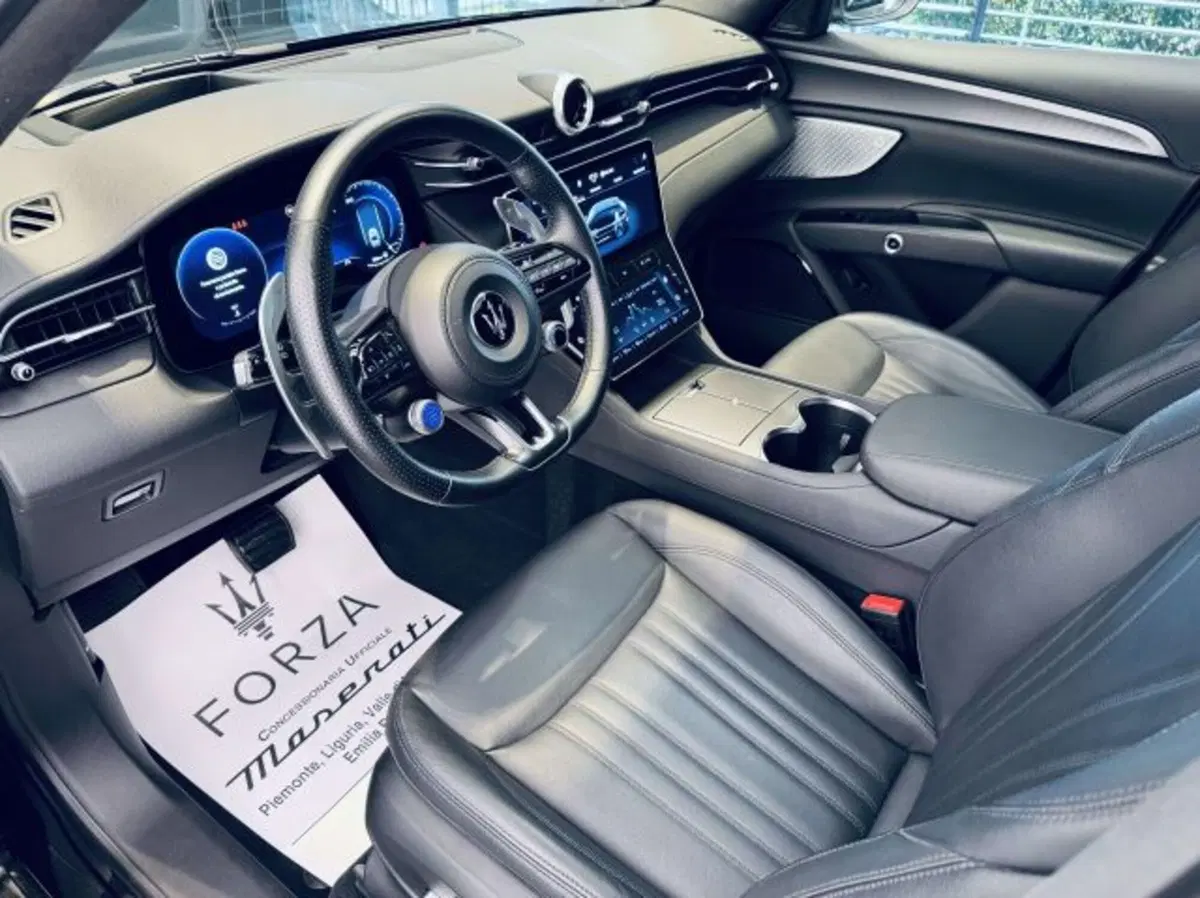 Maserati Grecale usata a Torino (9)