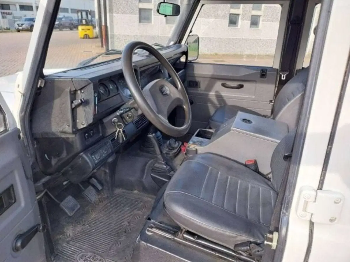 Land Rover Defender usata a Firenze (11)