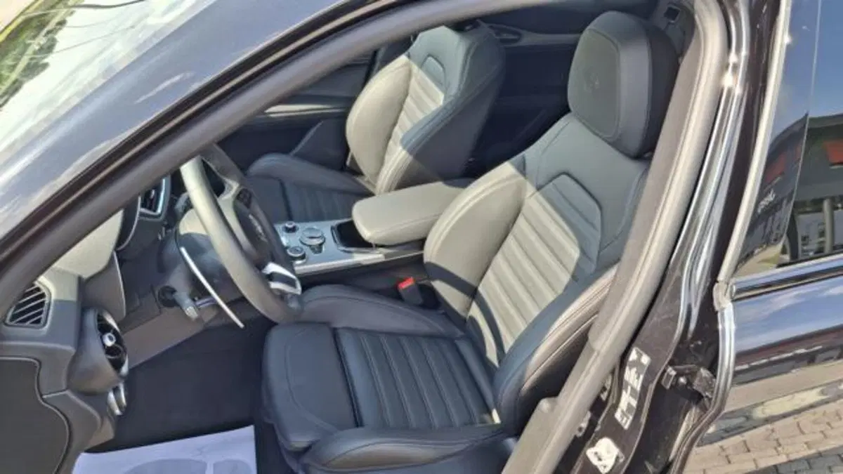 Alfa Romeo Stelvio usata a Padova (11)