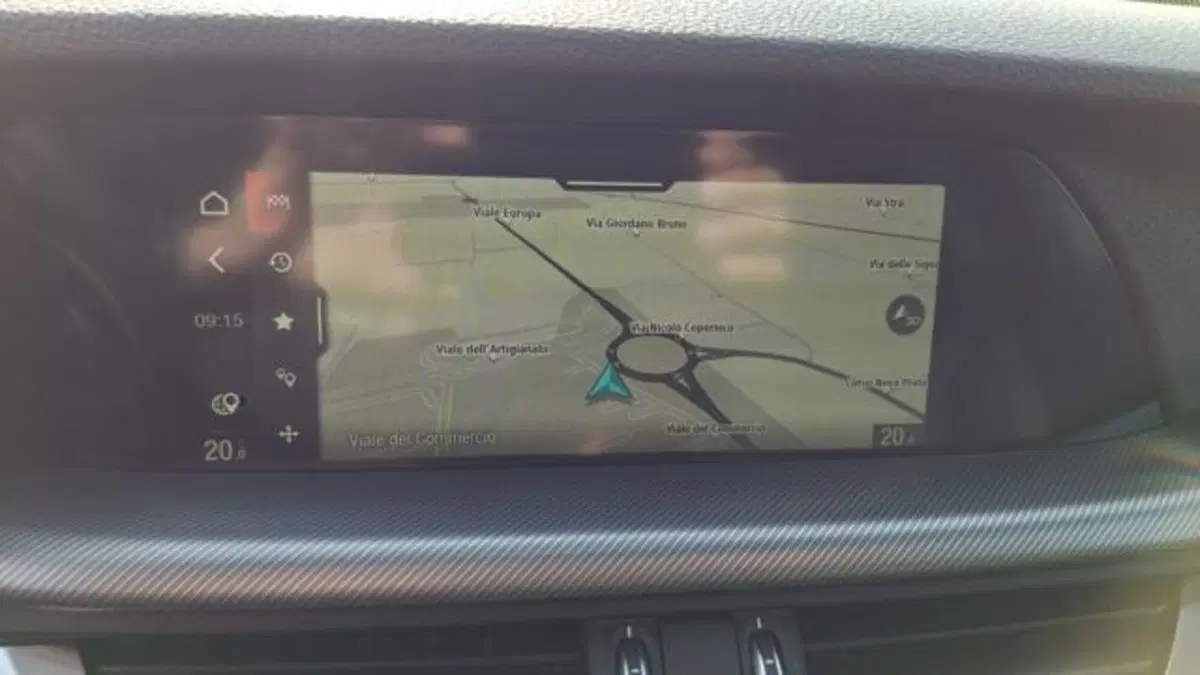 Alfa Romeo Stelvio usata a Padova (13)