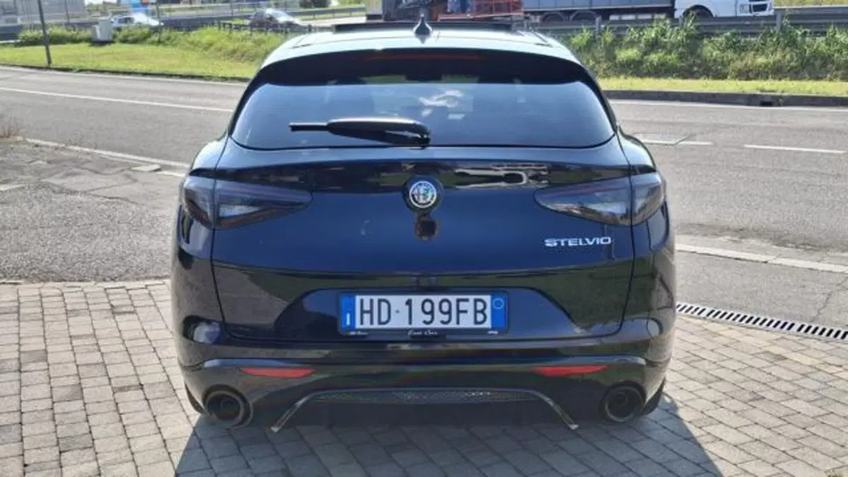Alfa Romeo Stelvio usata a Padova (5)