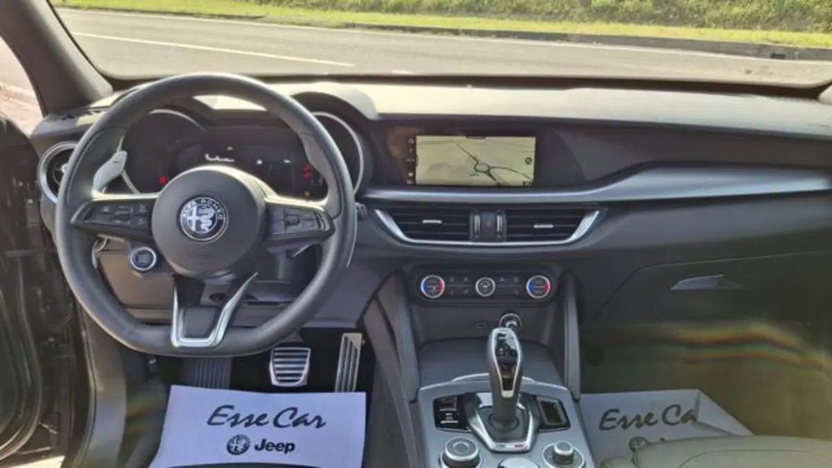 Alfa Romeo Stelvio usata a Padova (9)