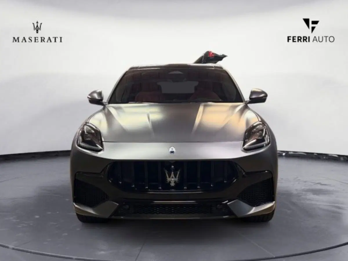 Maserati Grecale nuova a Udine (3)