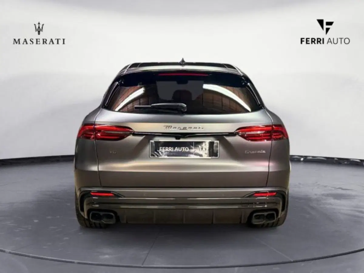 Maserati Grecale nuova a Udine (6)