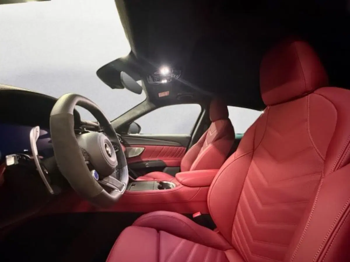 Maserati Grecale nuova a Udine (8)
