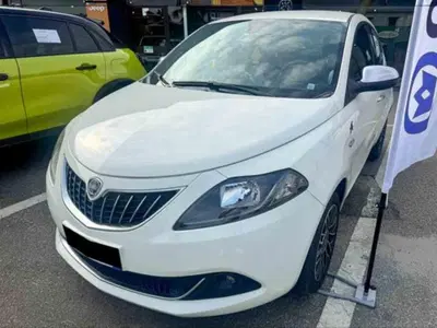 Lancia Ypsilon 1.0 FireFly 5 porte S&S Hybrid Alberta Ferretti del 2023 usata a Pianezza