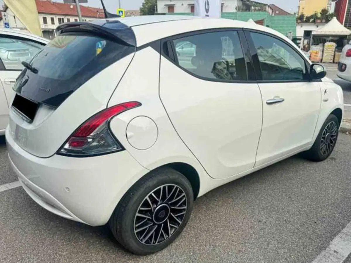 Lancia Ypsilon usata a Torino (2)