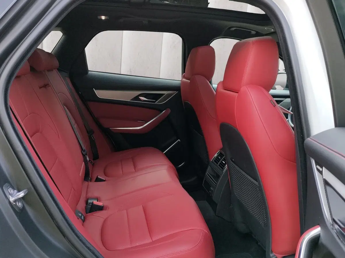 Jaguar F-Pace usata a Lecco