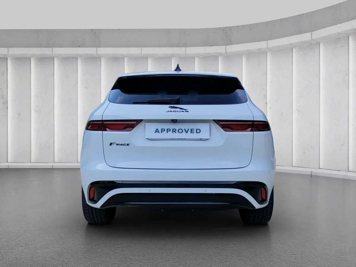 Jaguar F-Pace usata a Lecco (3)