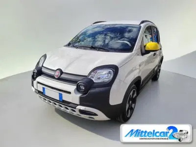Fiat Panda Cross 1.0 firefly hybrid Cross s&s 70cv 5p.ti del 2025 usata a Cassacco