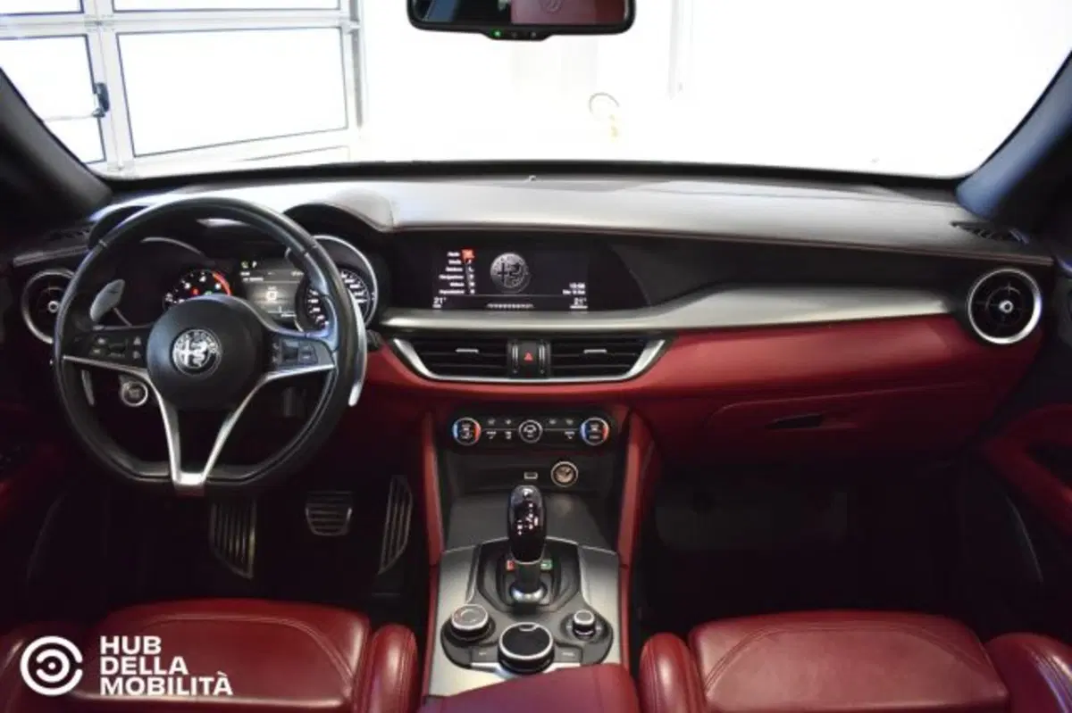 Alfa Romeo Stelvio usata a Perugia (10)