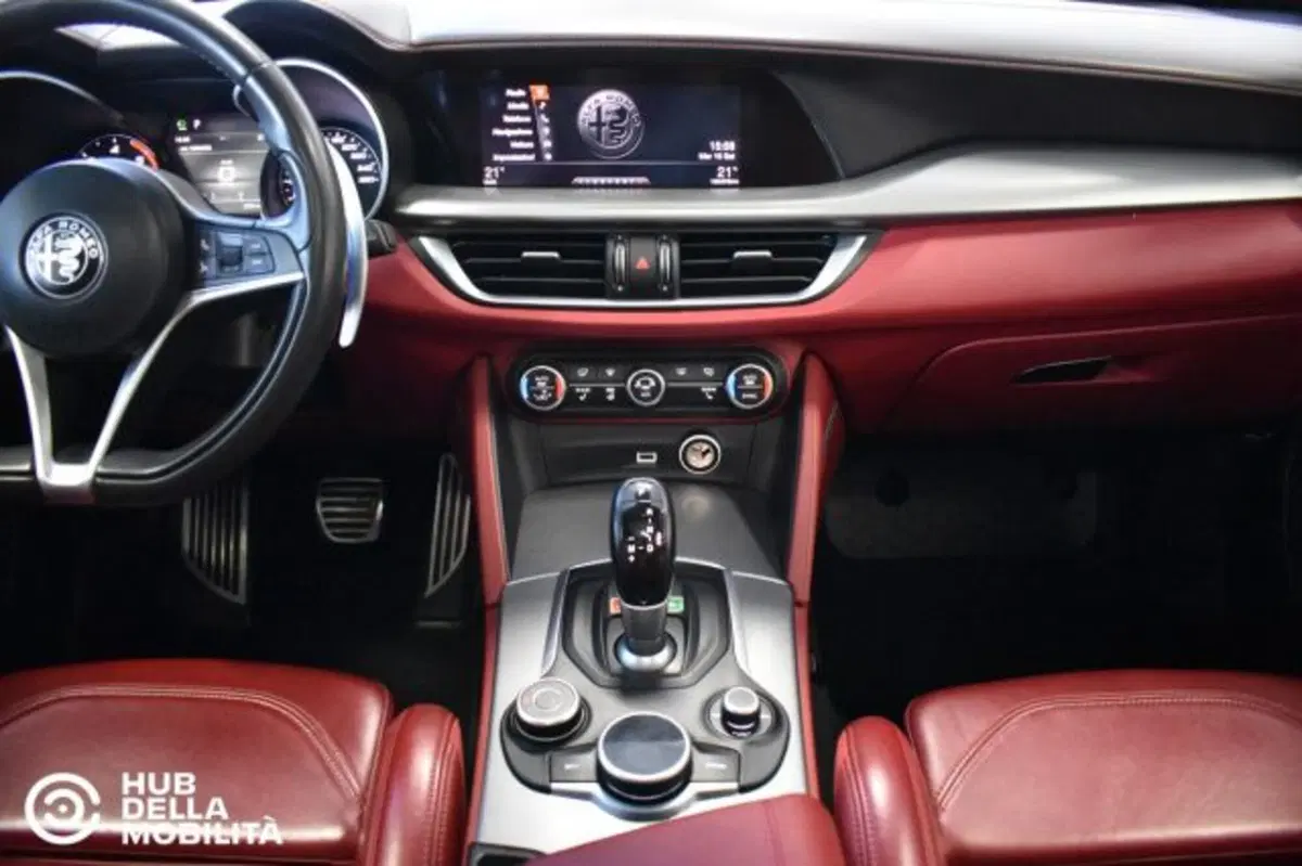 Alfa Romeo Stelvio usata a Perugia (11)