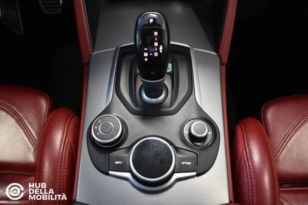 Alfa Romeo Stelvio usata a Perugia (12)
