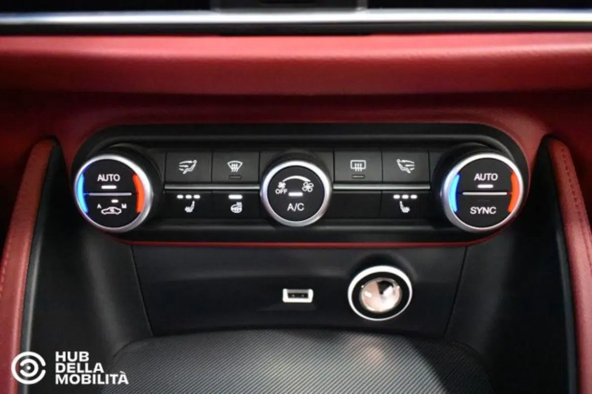 Alfa Romeo Stelvio usata a Perugia (13)