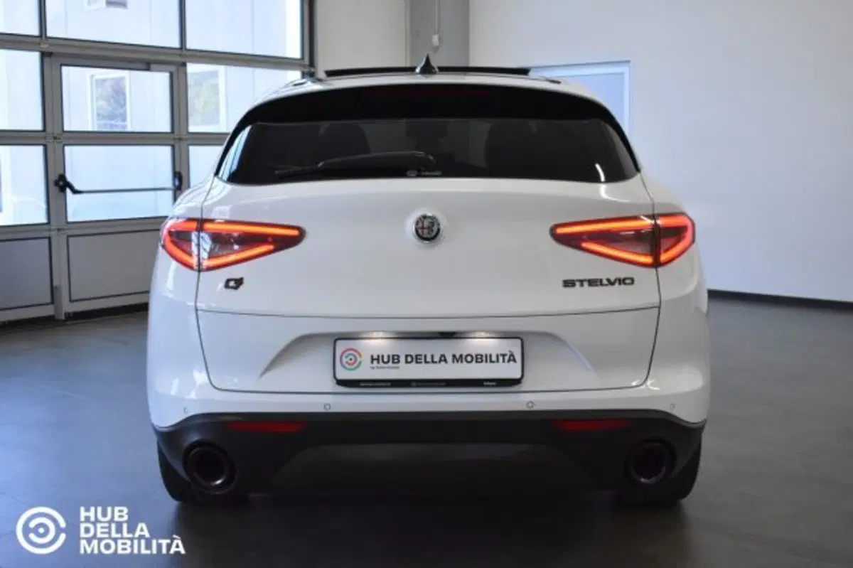 Alfa Romeo Stelvio usata a Perugia (5)