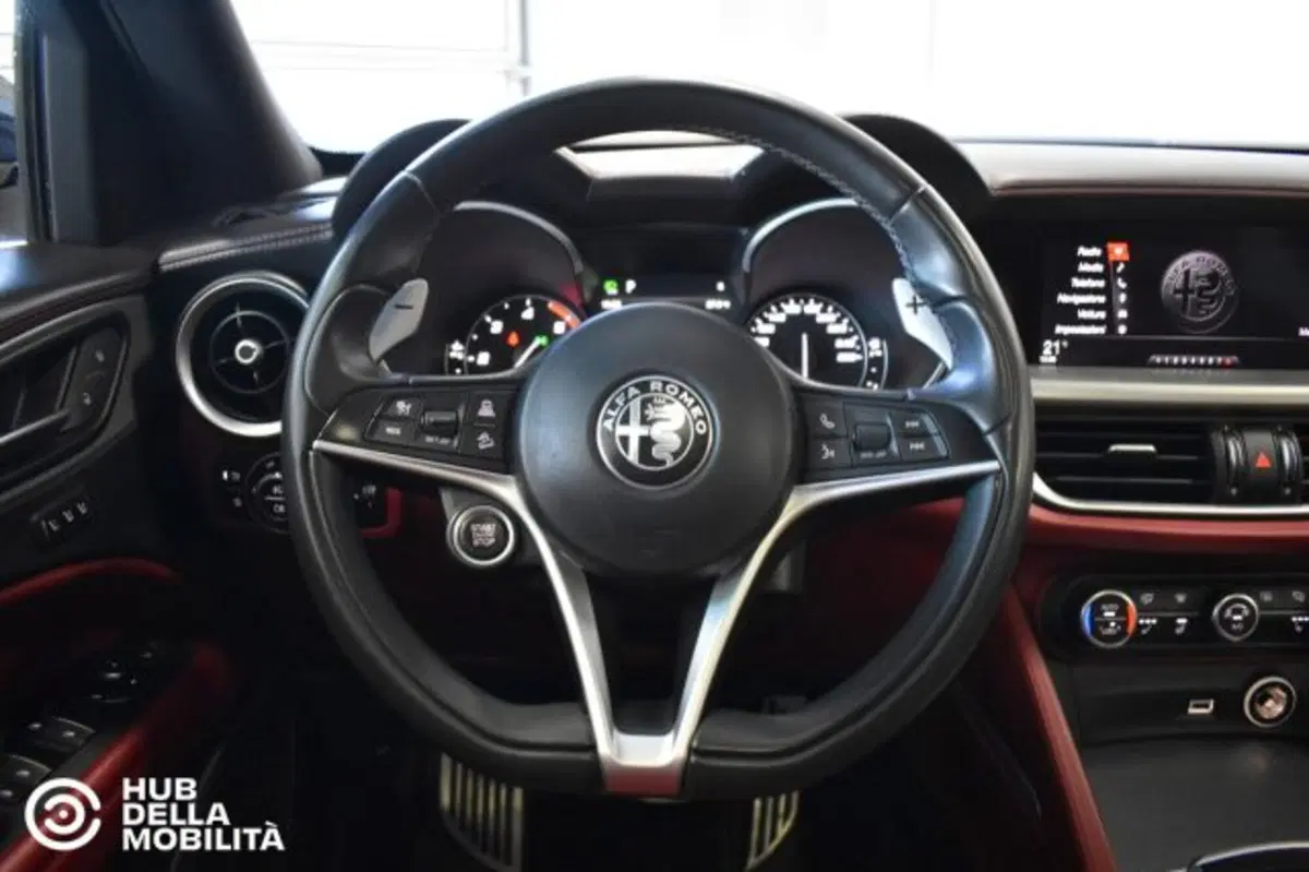 Alfa Romeo Stelvio usata a Perugia (9)