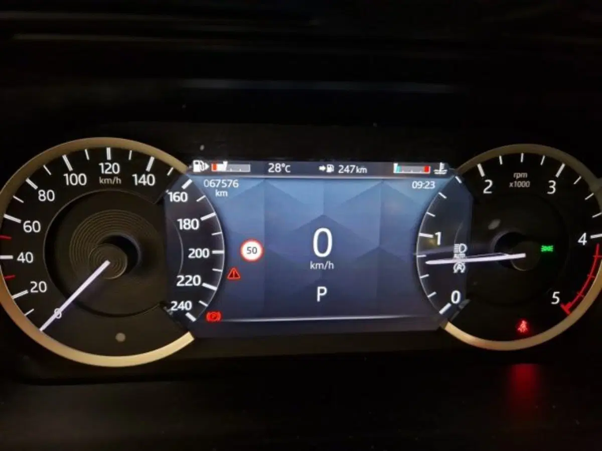 Land Rover Discovery Sport usata a Livorno (10)